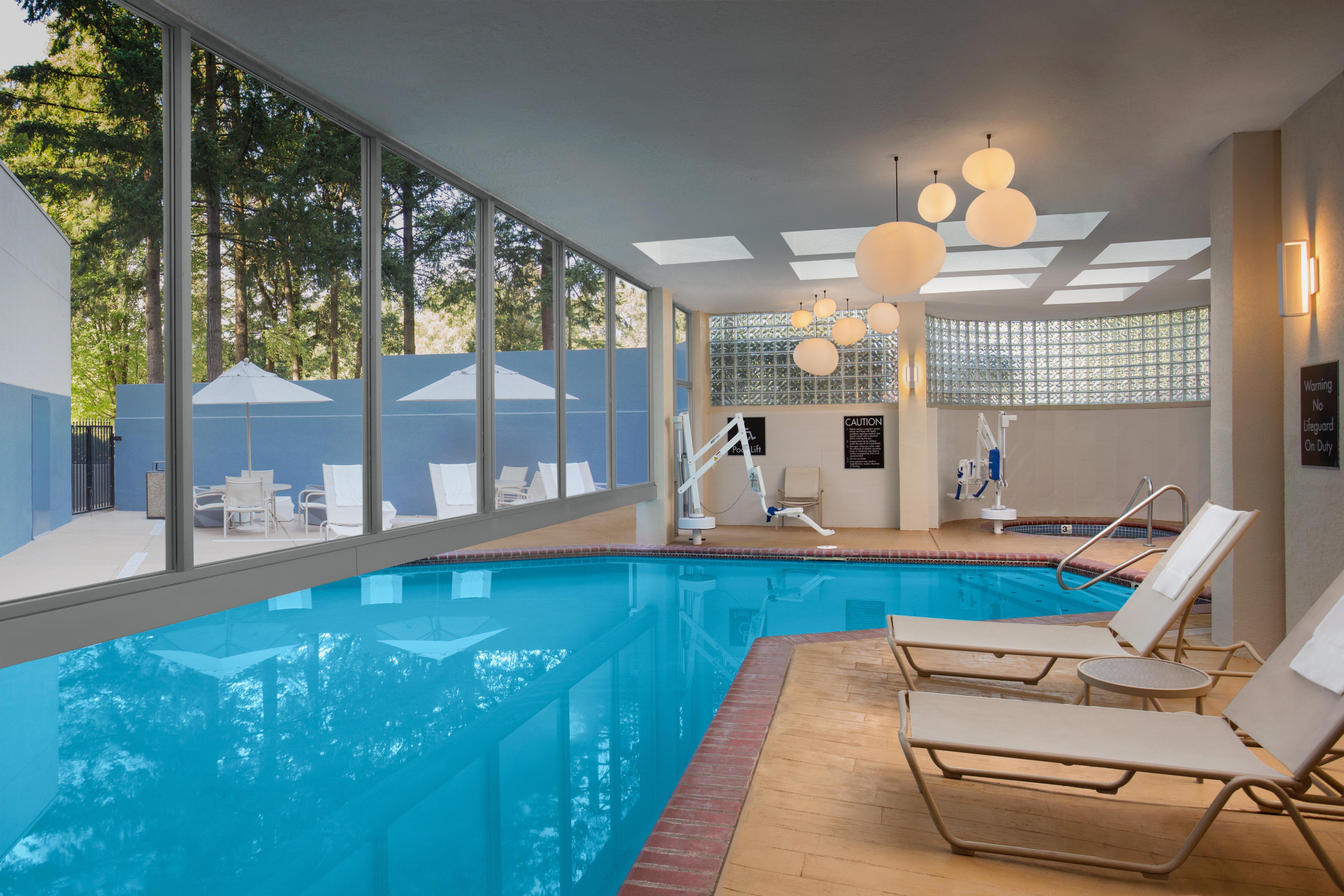 Crowne Plaza Portland - Lake Oswego, an IHG Hotel Zewnętrze zdjęcie
