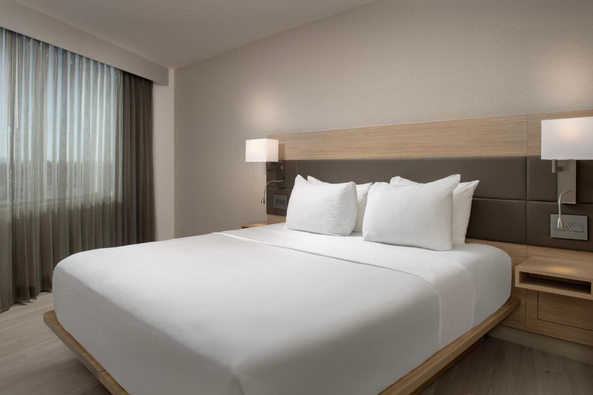 Crowne Plaza Portland - Lake Oswego, an IHG Hotel Zewnętrze zdjęcie