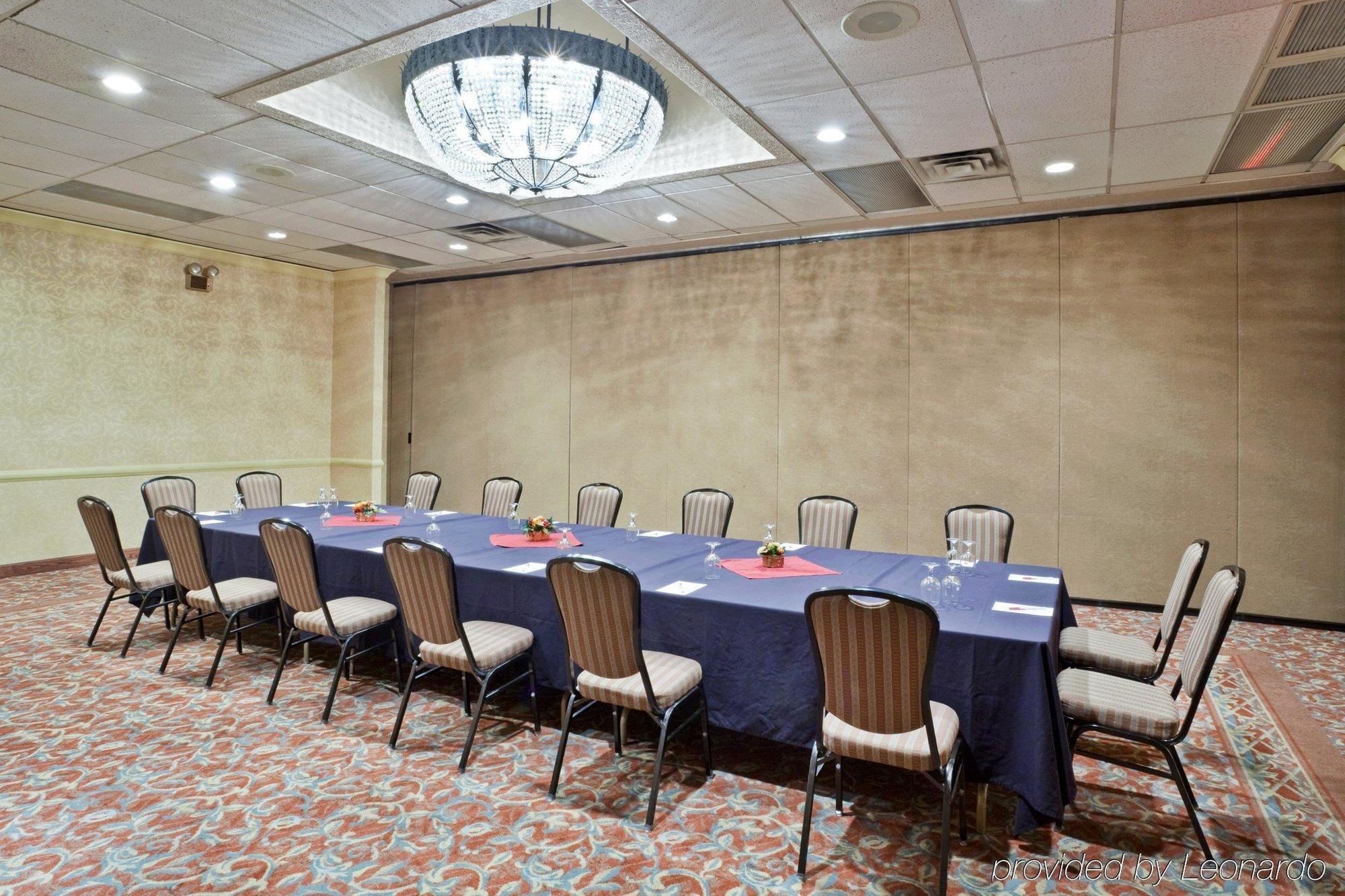 Crowne Plaza Portland - Lake Oswego, an IHG Hotel Udogodnienia zdjęcie